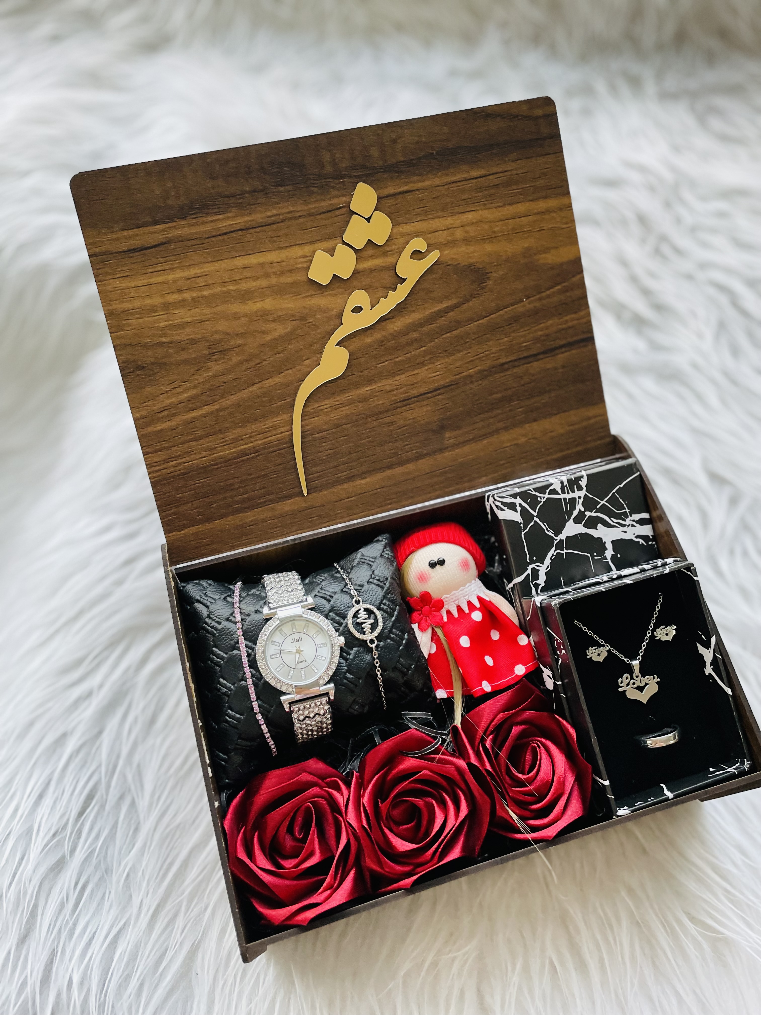 (ارسال رایگان) پک هدیه زنانه و دخترانه ساعت نگینی،نیم قلب love شیک ولنتاین