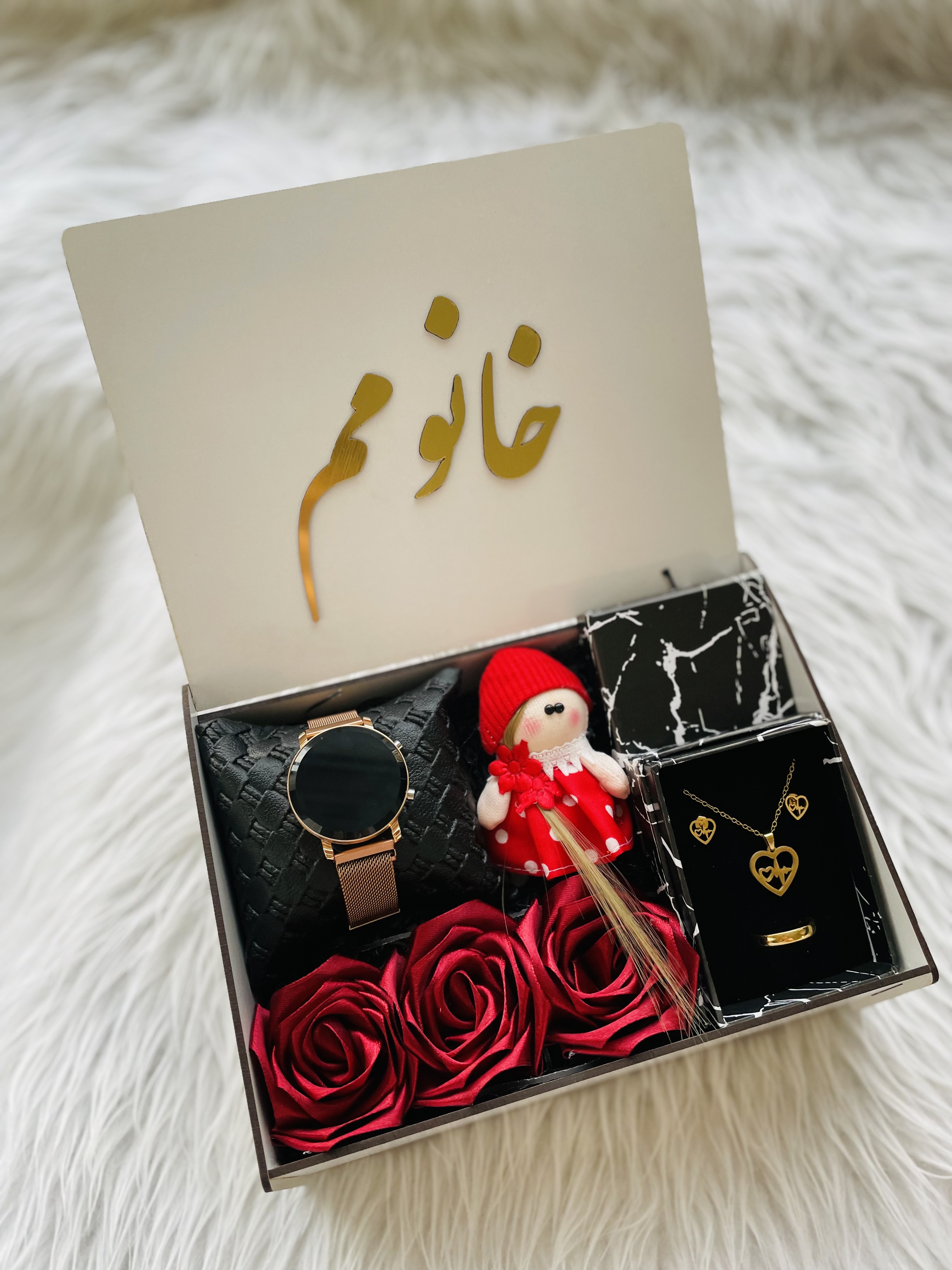 باکس هدیه چوبی ویژه ولنتاین زنانه و دخترانه کادو شیک ساعت و نیم ست اسپرت و مجلسی 3