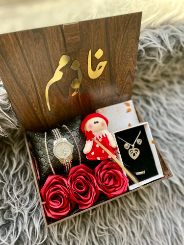 (ارسال رایگان) پک هدیه زنانه و دخترانه ساعت نگینی،نیم ست قلبی نقره ای شیک ۳