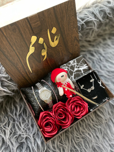 (ارسال رایگان) پک هدیه زنانه و دخترانه ساعت نگینی،نیم ست بینهایت نقره ای شیک ۵
