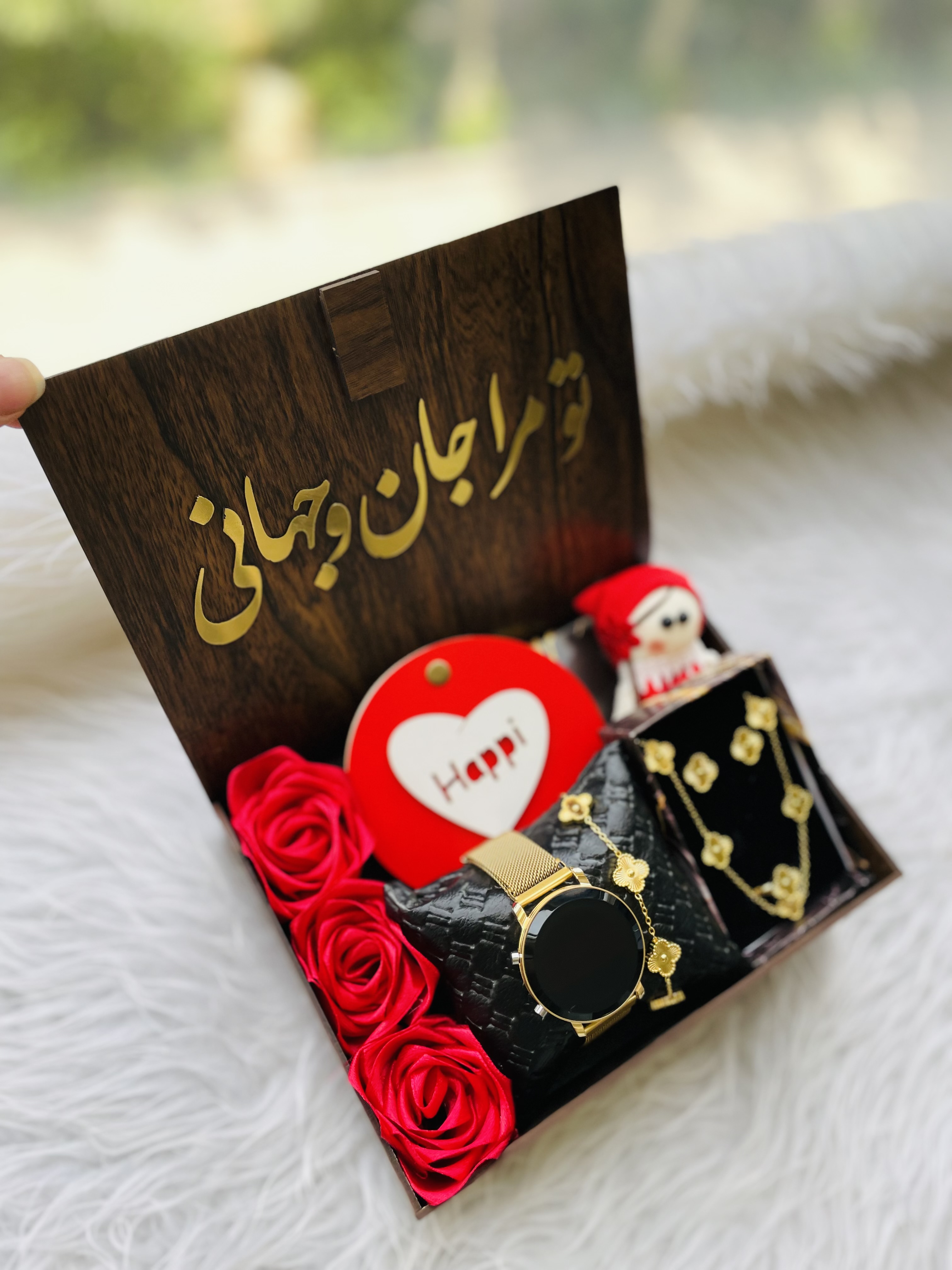 باکس هدیه چوبی زنانه و دخترانه پک کادو شیک ساعت و سرویس ترند ونکلیف ۲