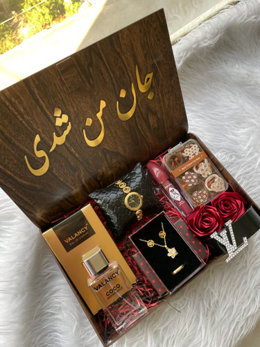 (ارسال رایگان) باکس هدیه زنانه و دخترانه لاکچری/ساعت و نیم ست|ادکلن |رژ لب|کمربند||باکس چوبی کادو ولنتاین ۱۵