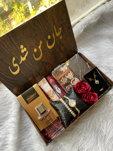(ارسال رایگان) باکس هدیه زنانه و دخترانه لاکچری/ساعت و دستبند| نیم ست|ادکلن |رژ لب||باکس چوبی کادو ولنتاین ۱۶