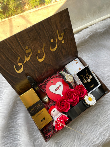 (ارسال رایگان) باکس هدیه زنانه و دخترانه لاکچری/ساعت | نیم ست برفی ادکلن |کمربند||باکس چوبی کادو ولنتاین ۱۸