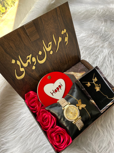 پک هدیه زنانه و دخترانه ساعت نگینی و نیم ست پروانه ای شیک باکس چوبی با متن