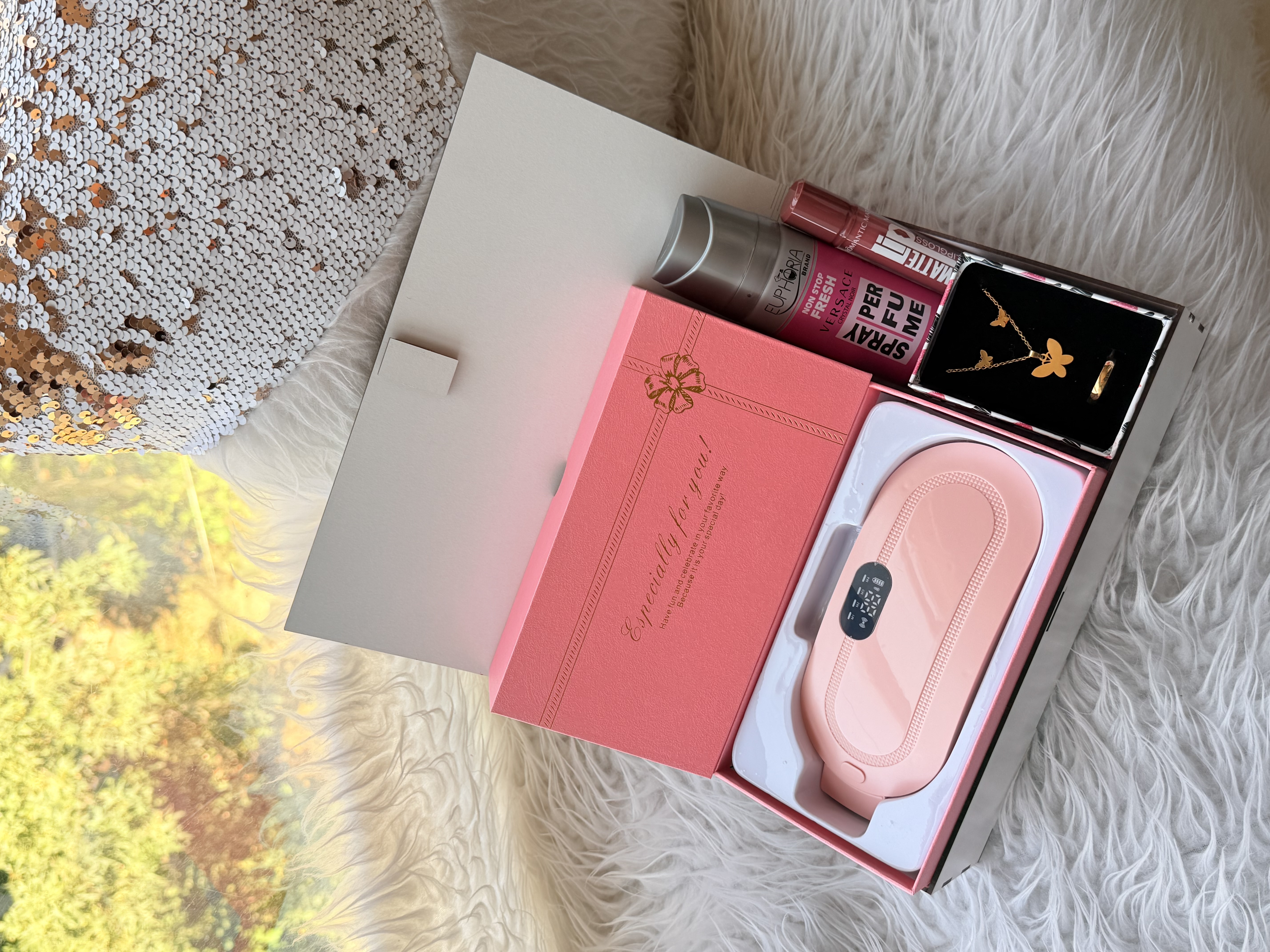 پک هدیه مراقبتی زنانه و دخترانه Lady Comfor pink/ماساژور و گرم‌کننده به همراه اسپری و نیم ست و رژلب