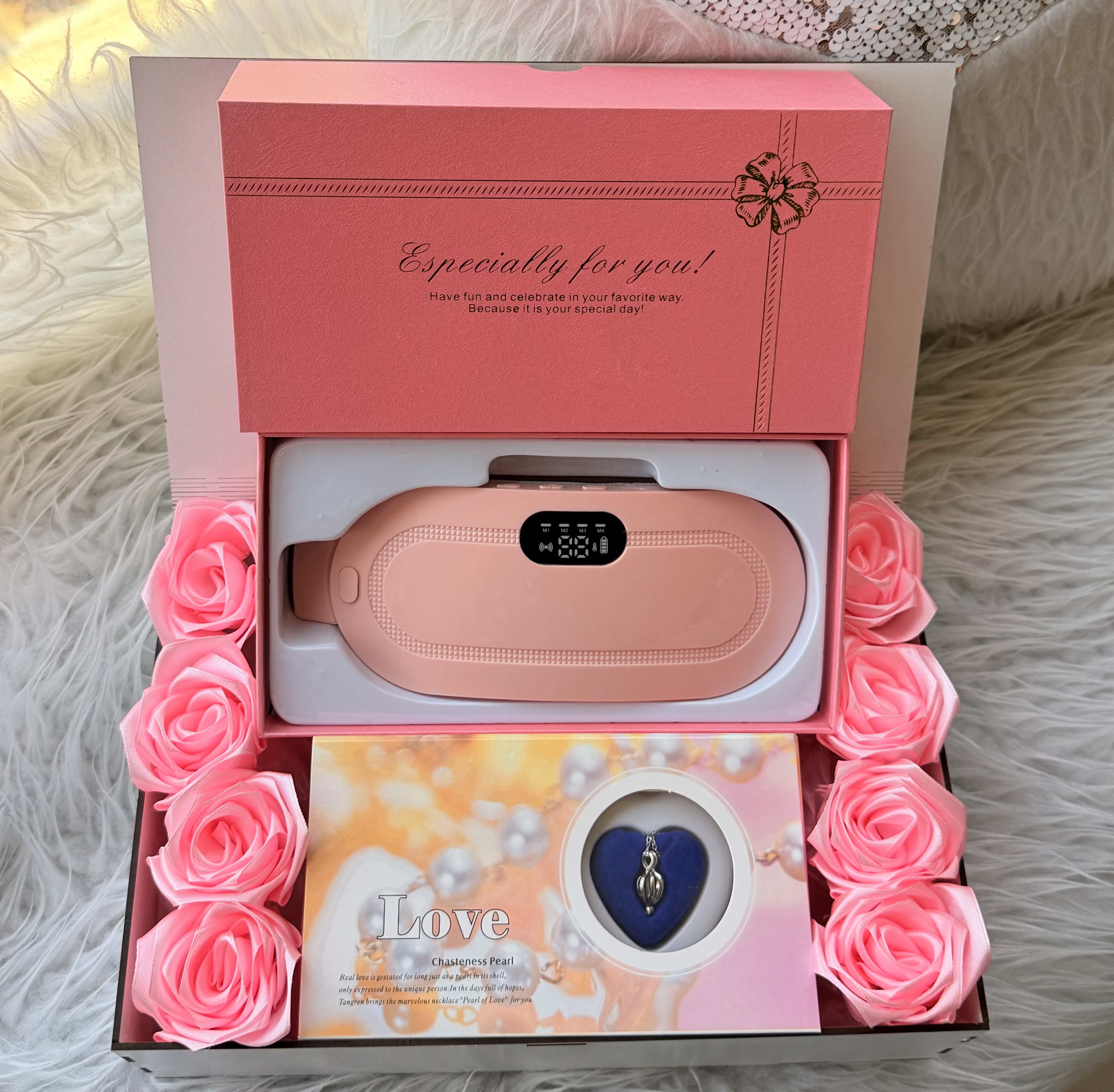 پک هدیه مراقبتی زنانه و دخترانه Lady Comfor pink/ماساژور و گرم‌کننده به همراه مروارید عشق و باکس گل