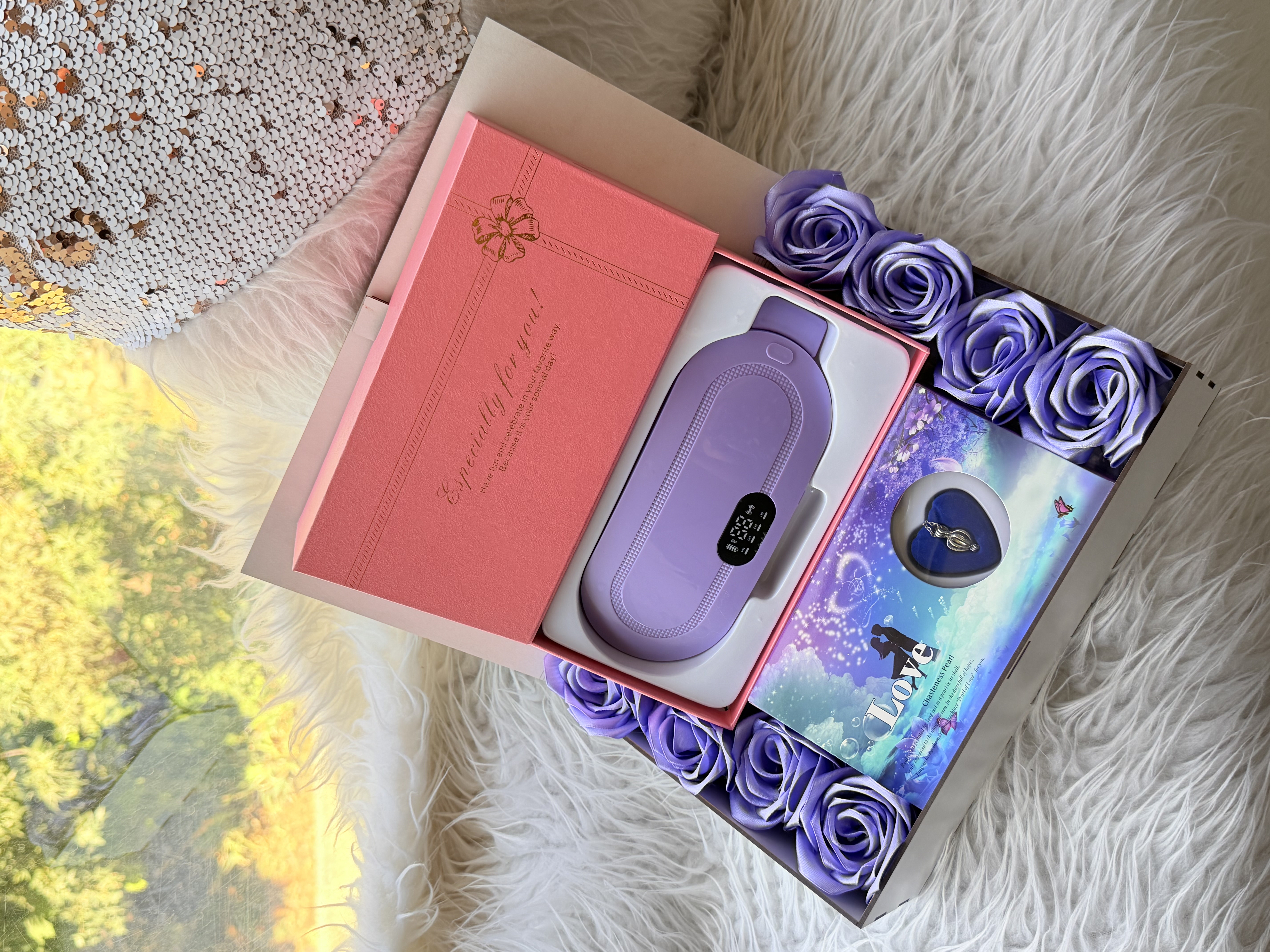 پک هدیه مراقبتی زنانه و دخترانه Lady Comfor purple /ماساژور و گرم‌کننده به همراه مروارید عشق و باکس گل